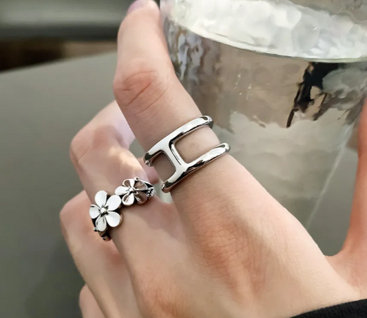 VINTAGE FLOWER RING