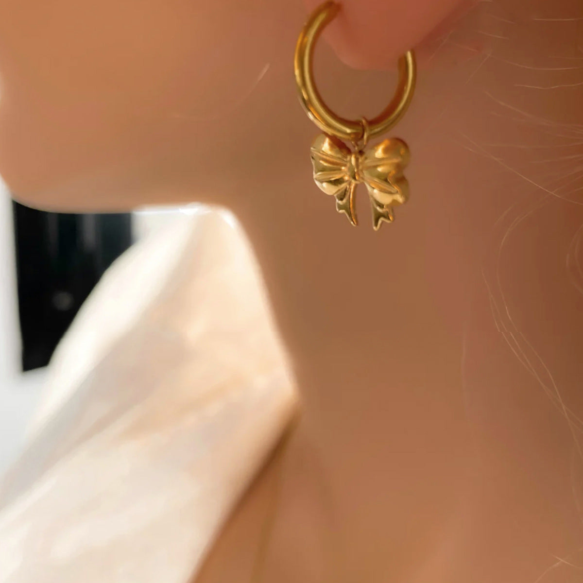 BOW EARRINGS