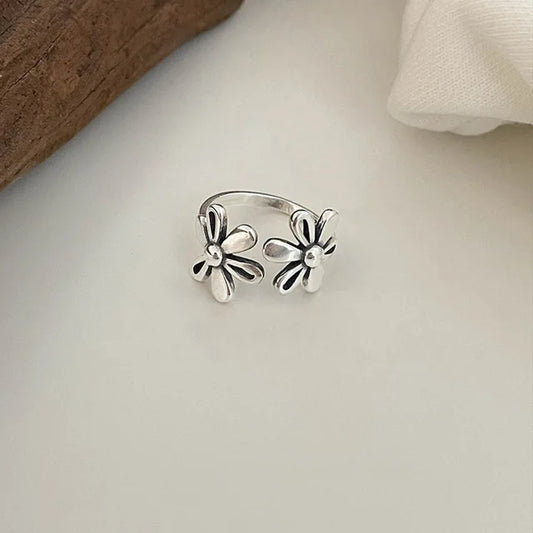 DAISY DELIGHT RING