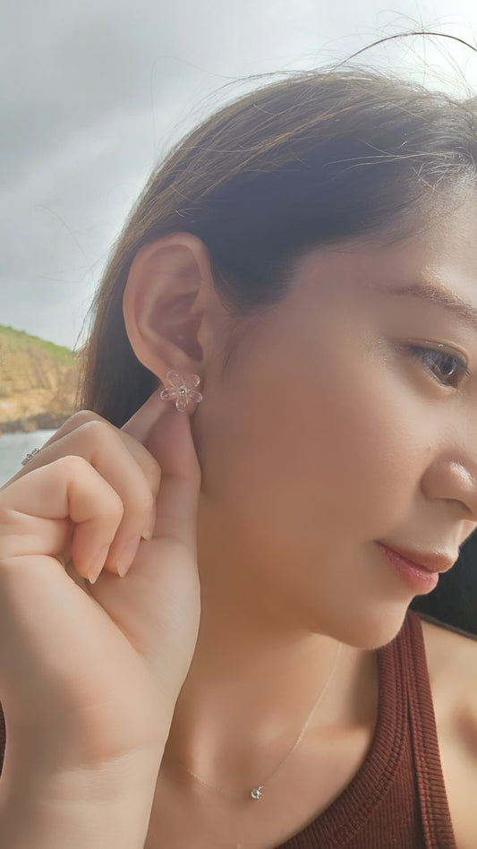 TRANSPARENT FLOWER EARRINGS