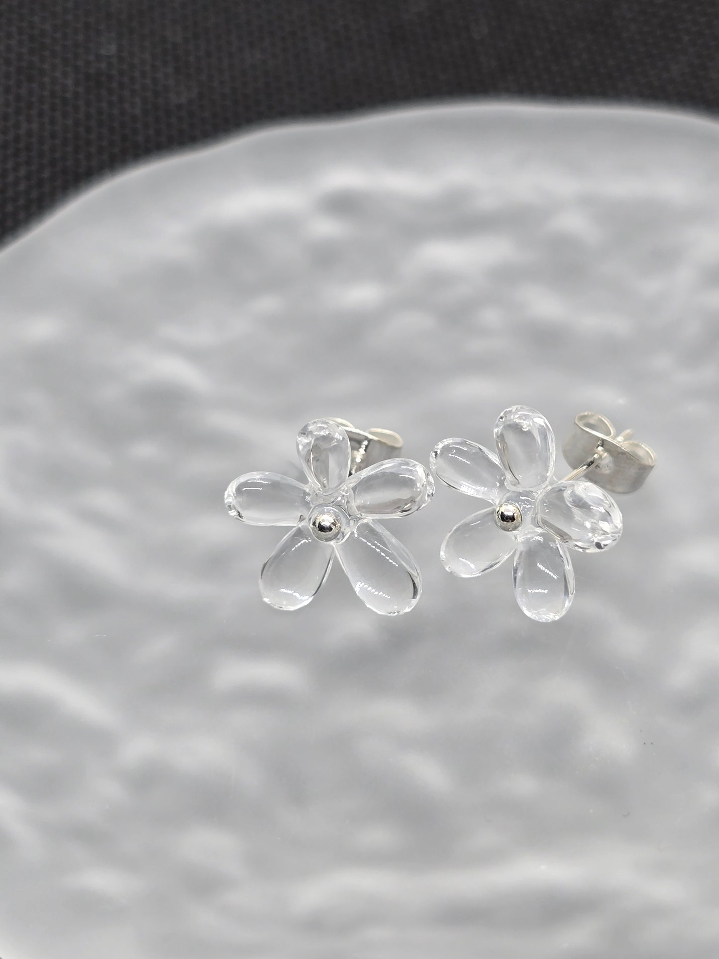 TRANSPARENT FLOWER EARRINGS