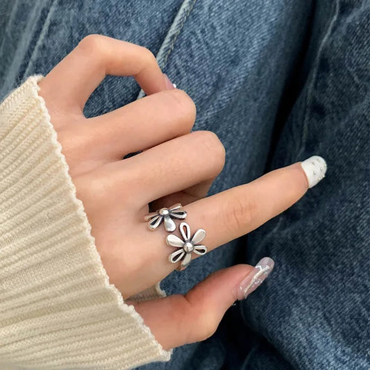 DAISY DELIGHT RING